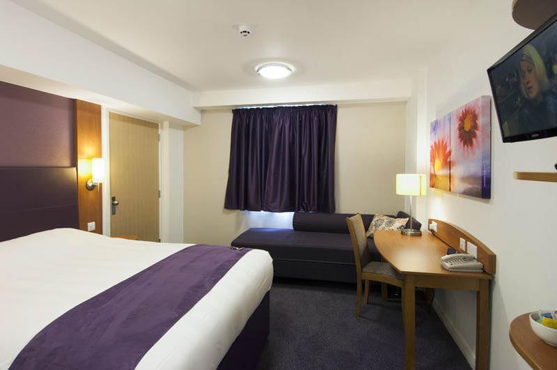 Premier Inn Premier Inn Wellingborough Exterior photo